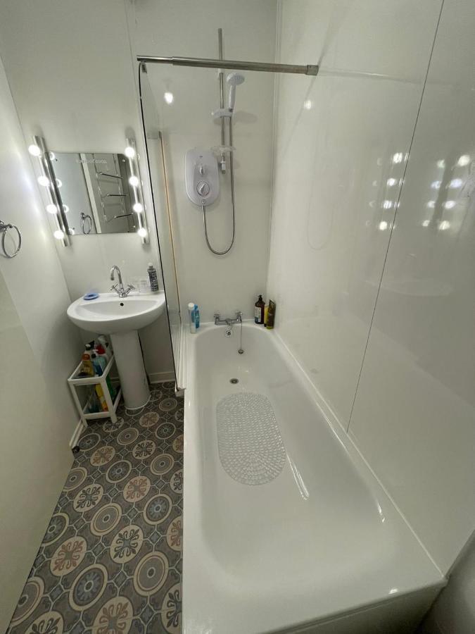 One Bedroom Websters Land Flat - Grassmarket Edimburgo Esterno foto